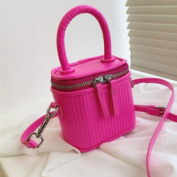 Pink Mini Purse💗 - Picture 2 of 2